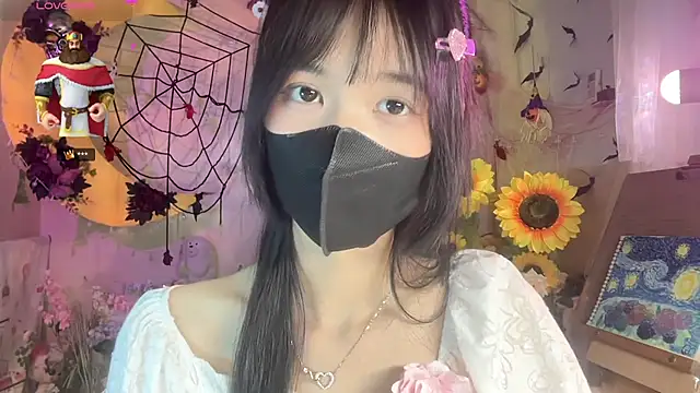 Snapshot of Your-Sunshine chatting on 10, 11, 2025 Your-Sunshine online show from 10, 11, 2025