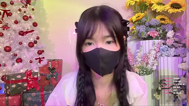 Snapshot of Your-Sunshine chatting on 18, 11, 2025 Your-Sunshine online show from 18, 11, 2025