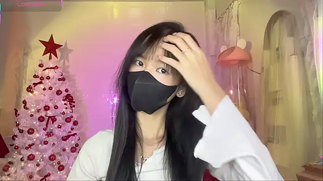 Snapshot of Your-Sunshine chatting on 24, 11, 2025 Your-Sunshine online show from 24, 11, 2025