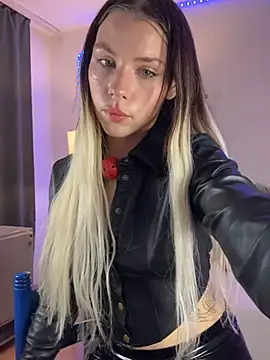 Snapshot of KittyKatyDream chatting on 24, 1, 2025 KittyKatyDream online show from 24, 1, 2025