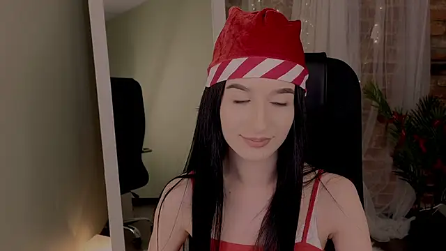 Snapshot of LauraCoy chatting on 25, 12, 2024 LauraCoy online show from 25, 12, 2024