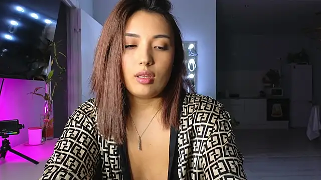 lily  foster online show from 20, 3, 2025