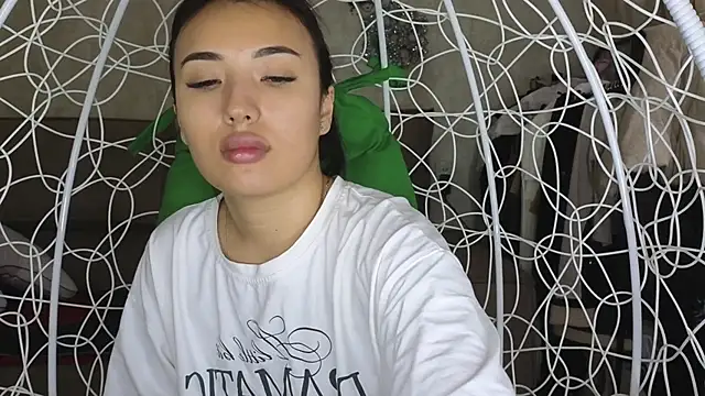 lily  foster online show from 15, 10, 2025