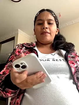 moncerrat luna online show from 8, 10, 2025