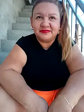 Snapshot of HORNY_MATURE25 chatting on 12, 1, 2025 HORNY MATURE25 online show from 12, 1, 2025