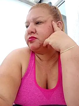 Snapshot of HORNY_MATURE25 chatting on 5, 3, 2025 HORNY MATURE25 online show from 5, 3, 2025