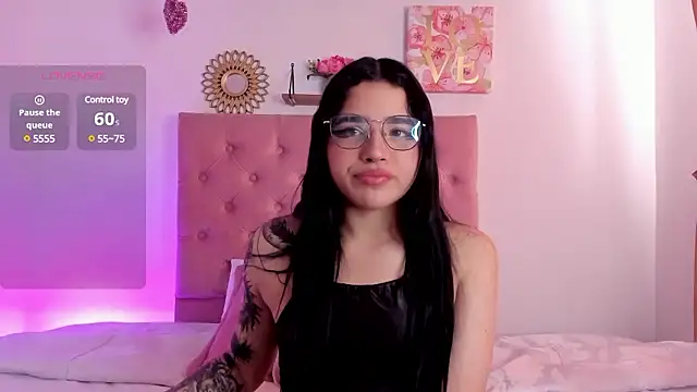 Snapshot of aliice_walker_ chatting on 2, 12, 2024 aliice walker online show from 2, 12, 2024