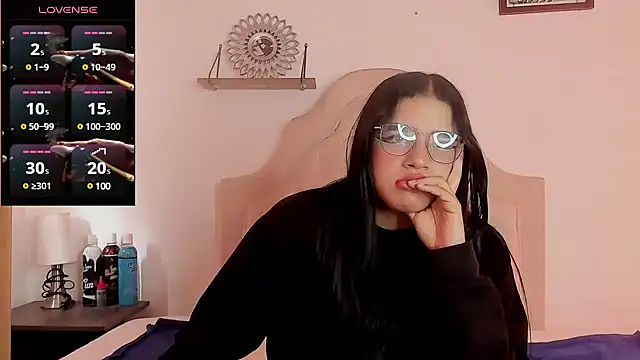 Snapshot of aliice_walker_ chatting on 1, 2, 2025 aliice walker online show from 1, 2, 2025