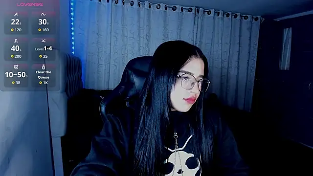 Snapshot of aliice_walker_ chatting on 14, 12, 2025 aliice walker online show from 14, 12, 2025