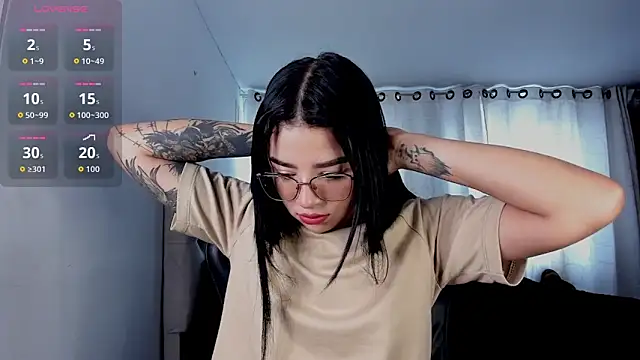 Snapshot of aliice_walker_ chatting on 16, 12, 2025 aliice walker online show from 16, 12, 2025