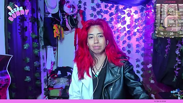 Roxanbunny1 online show from 13, 3, 2025