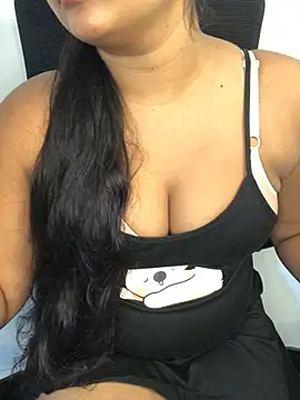 Snapshot of Rose_Olivia chatting on 28, 6, 2026 Rose Olivia online show from 28, 6, 2026