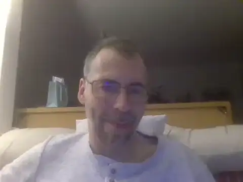 Snapshot of ptitcanard60600 chatting on 1, 1, 2025 ptitcanard60600 online show from 1, 1, 2025