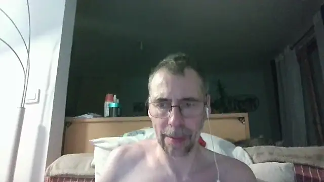 Snapshot of ptitcanard60600 chatting on 24, 5, 2026 ptitcanard60600 online show from 24, 5, 2026