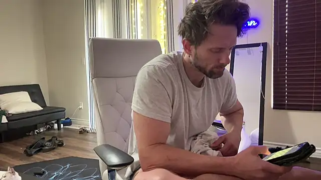 Snapshot of alexmannd chatting on 1, 10, 2025 alexmannd online show from 1, 10, 2025