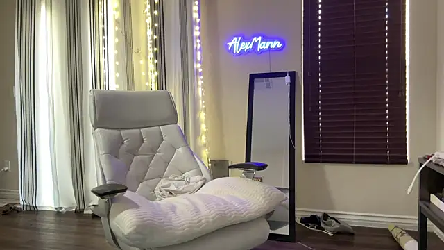 Snapshot of alexmannd chatting on 2, 10, 2025 alexmannd online show from 2, 10, 2025