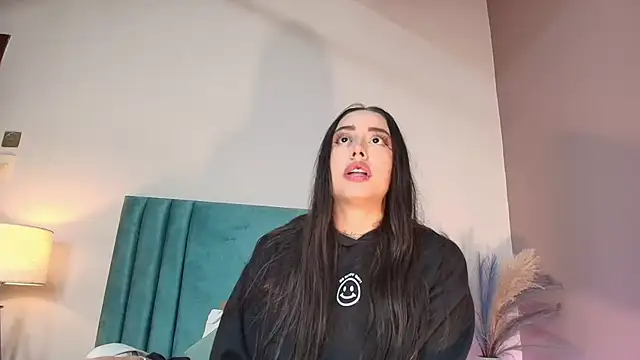 NoraDasilva online show from 25, 10, 2025