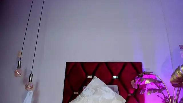 NoraDasilva online show from 18, 12, 2025