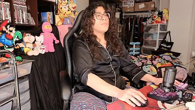 Snapshot of ShinyCherub chatting on 28, 6, 2026 ShinyCherub online show from 28, 6, 2026
