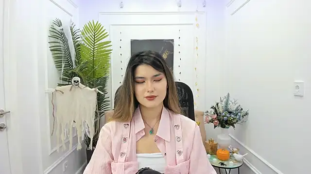 AnneTLi online show from 16, 10, 2025