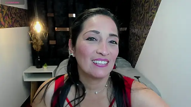 Snapshot of KatteMilf chatting on 5, 5, 2026 KatteMilf online show from 5, 5, 2026