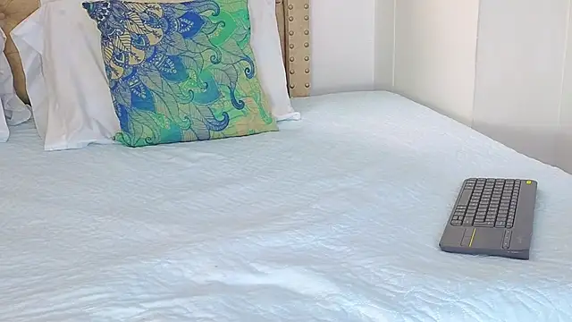 KeryHillson online show from 27, 10, 2025