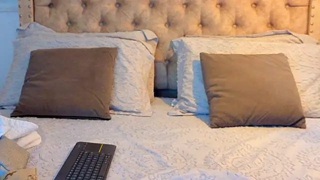 KeryHillson online show from 18, 2, 2026