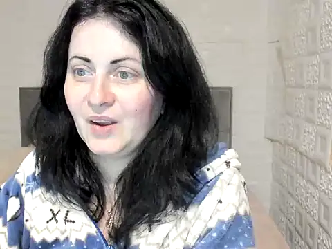 Snapshot of Lillian2 chatting on 12, 3, 2025 Lillian2 online show from 12, 3, 2025