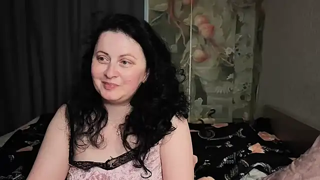 Snapshot of Lillian2 chatting on 16, 6, 2026 Lillian2 online show from 16, 6, 2026