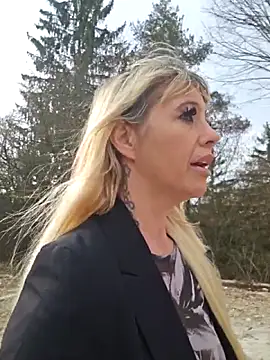 Snapshot of Sexy_Sparkling_ chatting on 9, 3, 2026 Sexy Sparkling online show from 9, 3, 2026