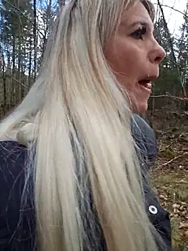 Snapshot of Sexy_Sparkling_ chatting on 3, 4, 2026 Sexy Sparkling online show from 3, 4, 2026