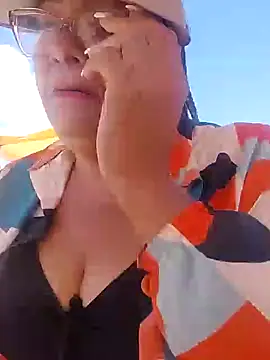 Snapshot of Delicy1 chatting on 28, 12, 2024 Delicy1 online show from 28, 12, 2024