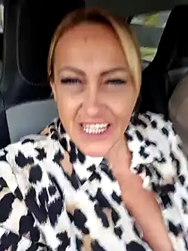 Isabellaa04 online show from 24, 9, 2025