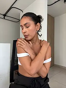 AnaRoxane  online show from 25, 1, 2025
