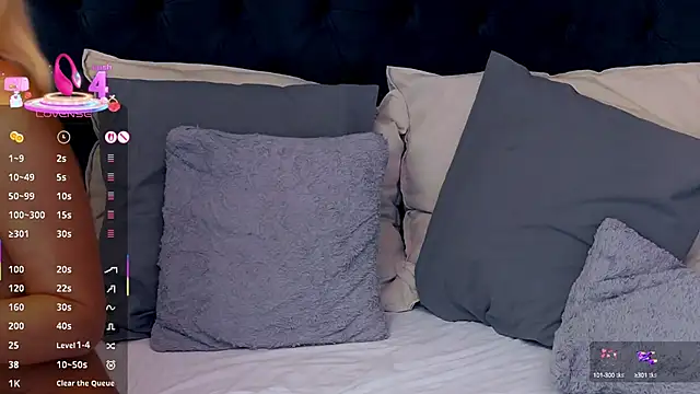 Snapshot of AlizNichols chatting on 10, 3, 2025 AlizNichols online show from 10, 3, 2025