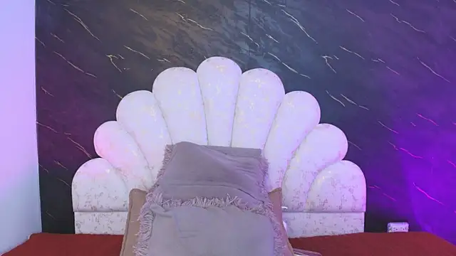 Snapshot of _MiaBrown_ chatting on 6, 6, 2026 MiaBrown online show from 6, 6, 2026