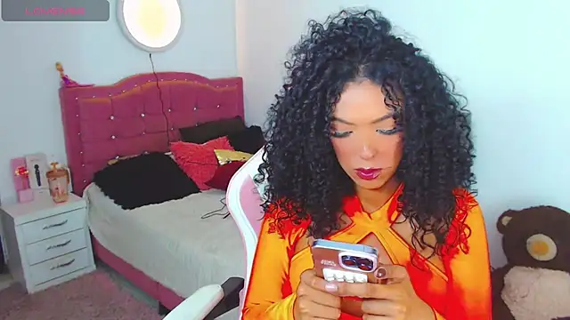 Tanedra collings online show from 30, 4, 2026