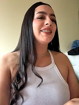 Nicollemays online show from 8, 10, 2025