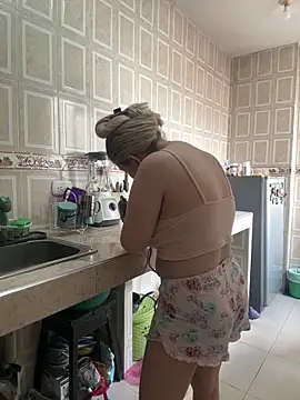 Snapshot of Celestedubois chatting on 4, 11, 2025 Celestedubois online show from 4, 11, 2025