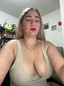 Snapshot of Celestedubois chatting on 12, 4, 2026 Celestedubois online show from 12, 4, 2026