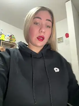 Snapshot of Celestedubois chatting on 13, 4, 2026 Celestedubois online show from 13, 4, 2026