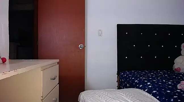 yselahot online show from 17, 12, 2024