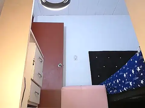 yselahot online show from 18, 12, 2024