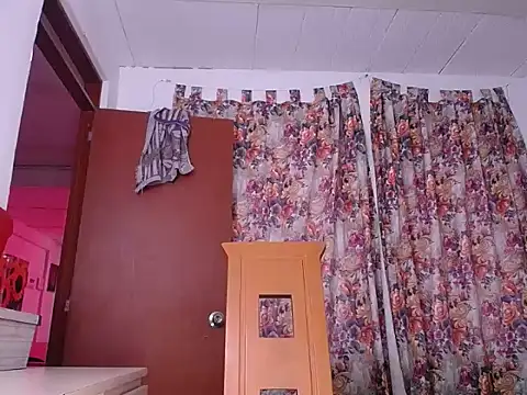 yselahot online show from 10, 2, 2025