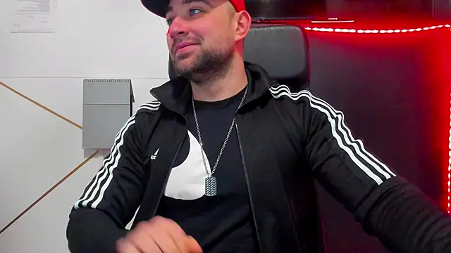 Snapshot of DuncanStone chatting on 5, 3, 2026 DuncanStone online show from 5, 3, 2026