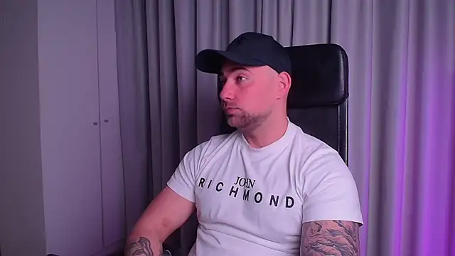 Snapshot of DuncanStone chatting on 9, 4, 2026 DuncanStone online show from 9, 4, 2026