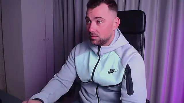 Snapshot of DuncanStone chatting on 11, 4, 2026 DuncanStone online show from 11, 4, 2026