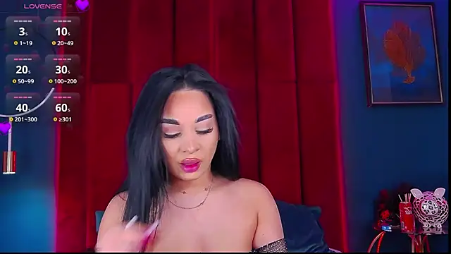 Snapshot of MadyLuxxx chatting on 21, 10, 2025 MadyLuxxx online show from 21, 10, 2025