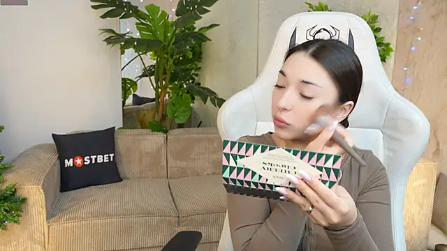 Jasmine Flow online show from 20, 12, 2024