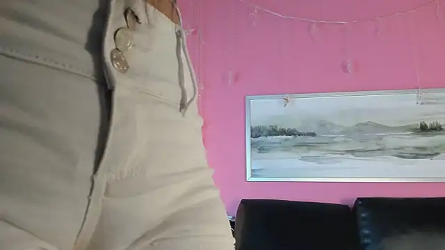 Snapshot of Tiffanysurez_ chatting on 14, 3, 2025 Tiffanysurez online show from 14, 3, 2025